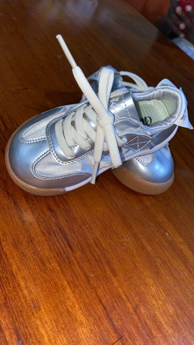 Baskets bébé argentées