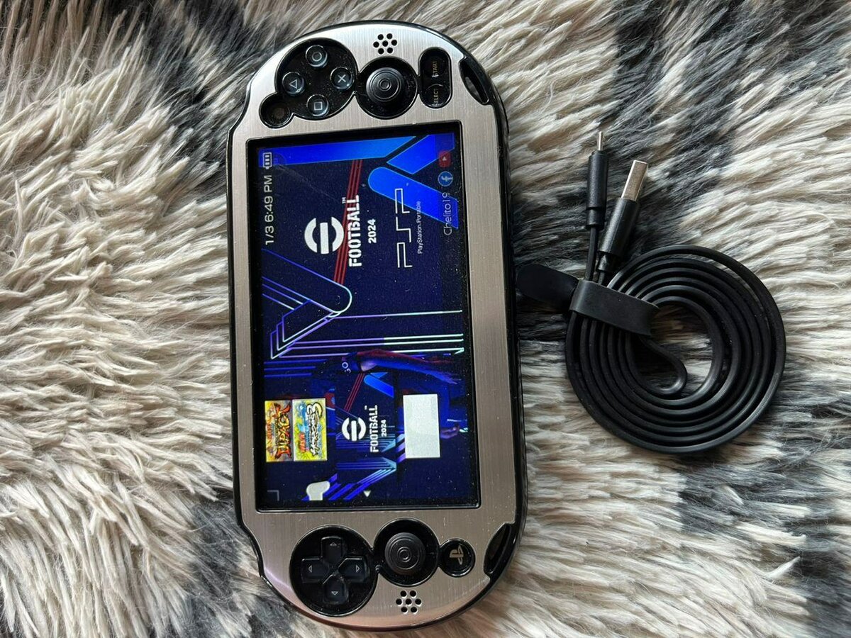 PS Vita Slim Craquée  64GB +30