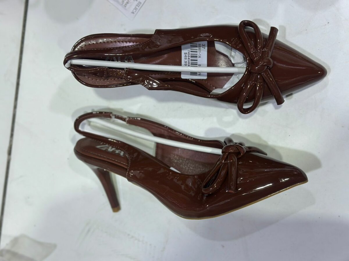 Escarpins à talons vernis