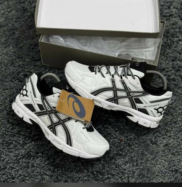 Chaussure acis Kahana 8 ( original dans carton )