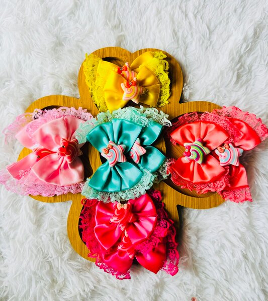 Épingles à cheveux colorées