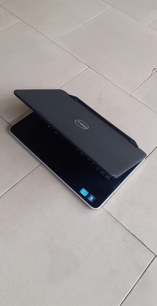 Dell inspiron N5050 Intel (R) Core *i5*  2.40GHz processor (