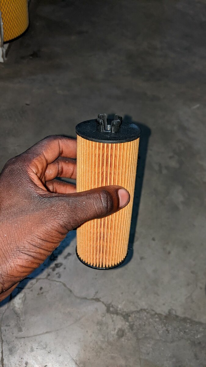 Engine Oil Filter For Jeep Grand Cherokee WK2 & Dodge Dura