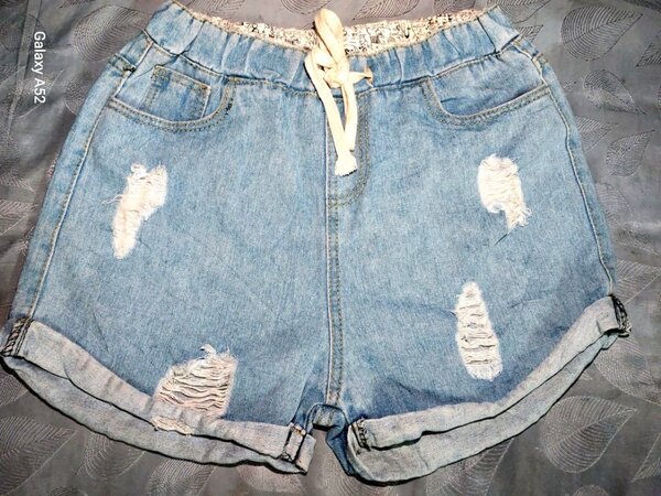Shorts en jean déchirés
