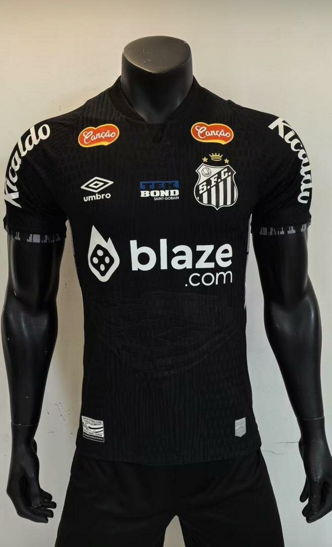 Maillot de football noir et blanc