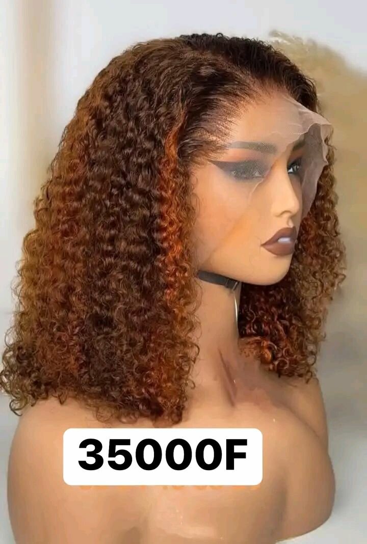 Perruque synthétique curly marron