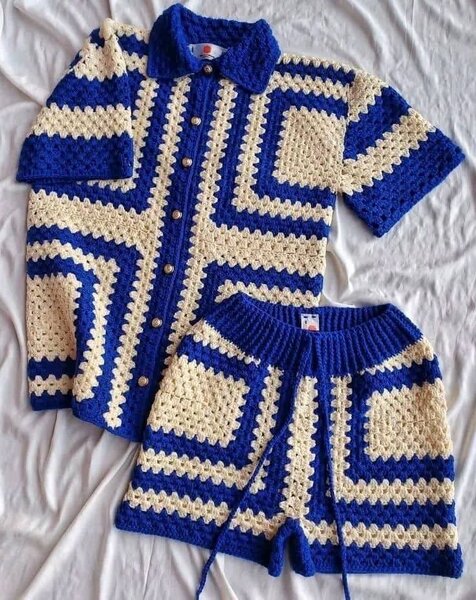 Ensemble crochet bleu et beige