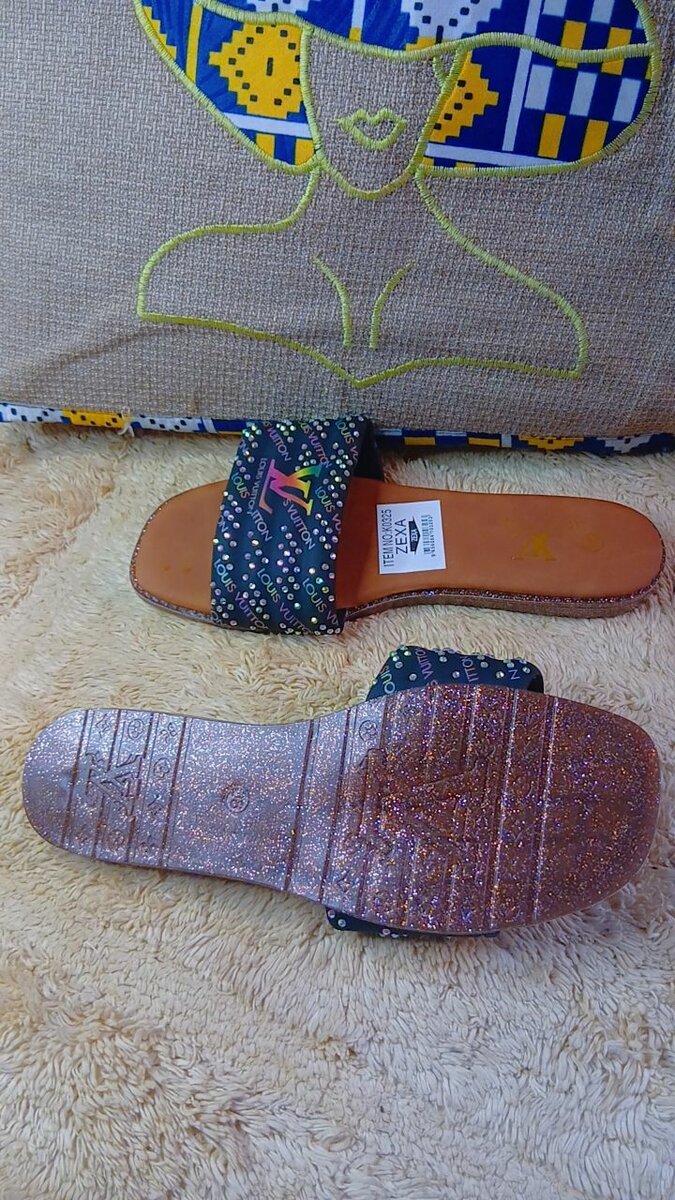 Sandales à talon plat pour femme