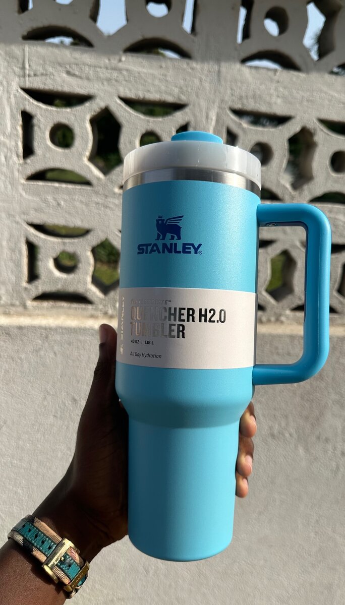 Blue Stanley tumbler  40oz