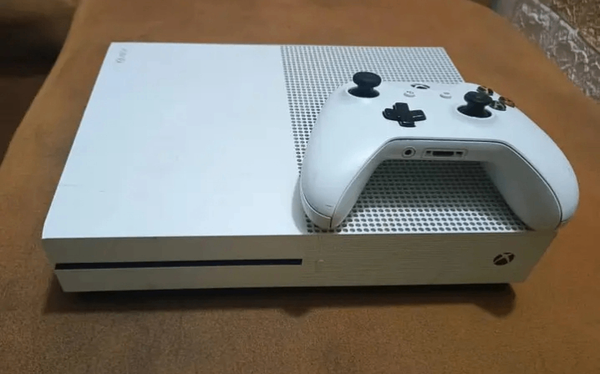 Console Xbox One S + Manette