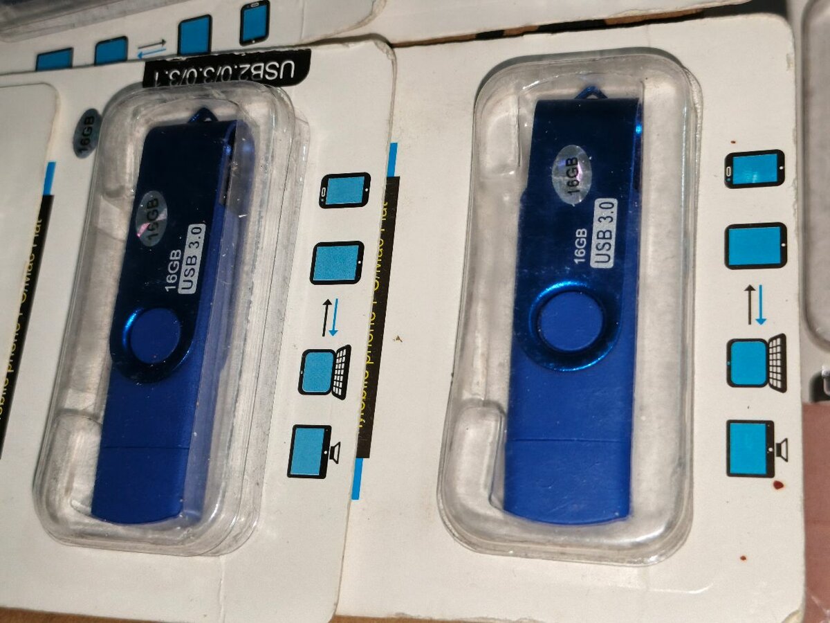 05 clés USB de 16 GB