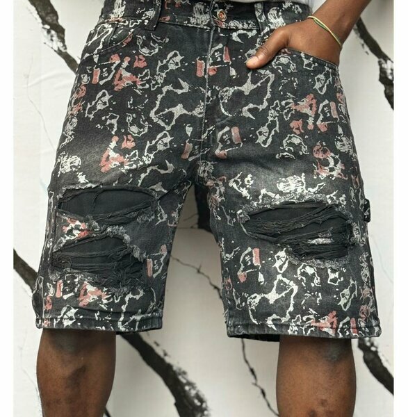Short homme camouflage déchiré