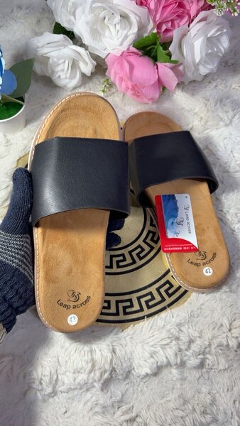 Sandales en cuir noir