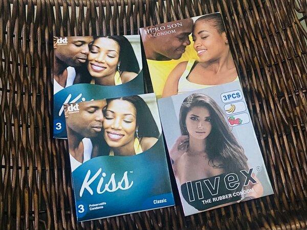 12 Préservatif kiss(4 parquet)