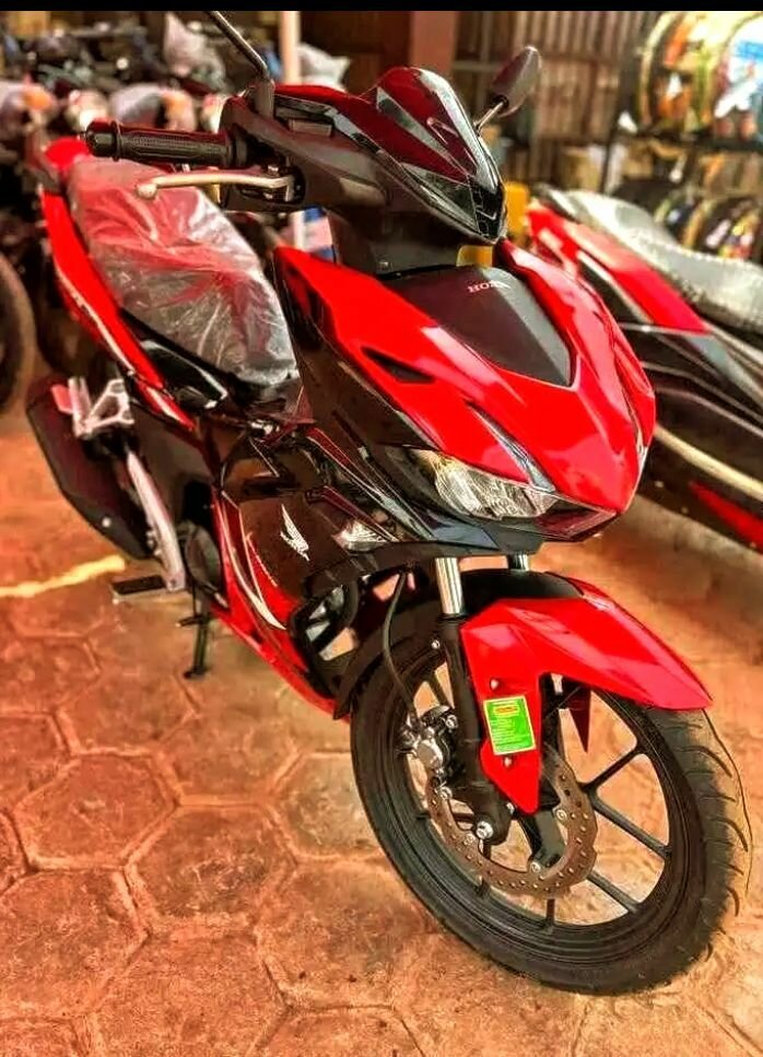 Moto sportive puissante