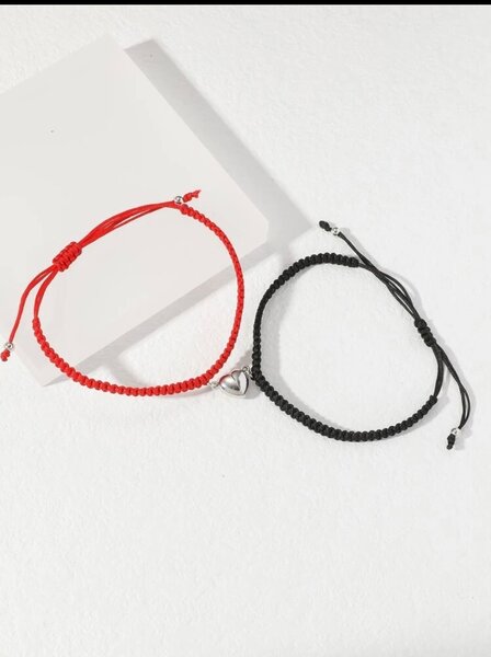 Bracelets en corde avec cœurs