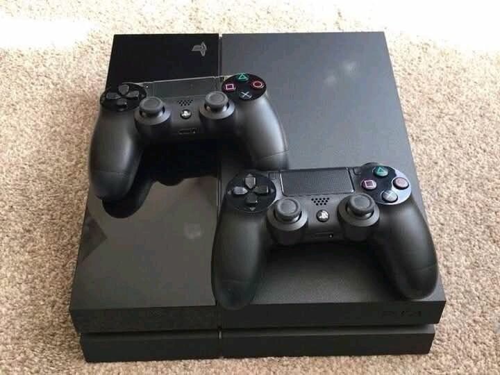 Sony PS5 avec jeu EA FC 24