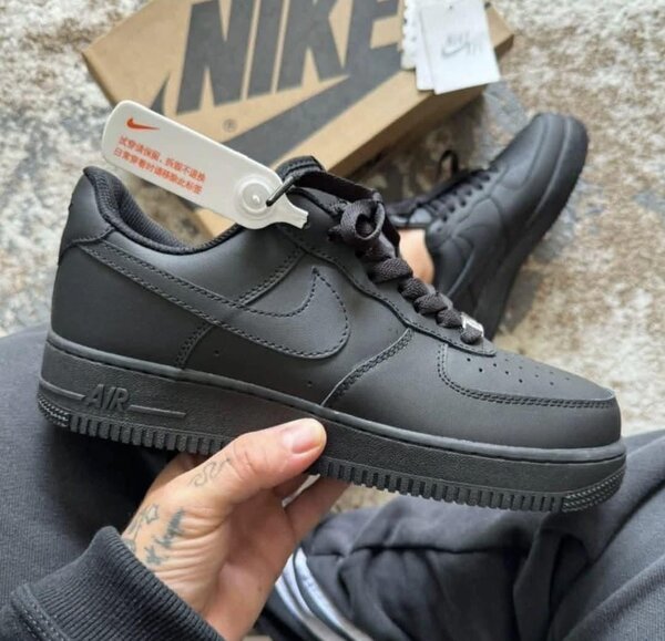Chaussures Air Force 1 Noire