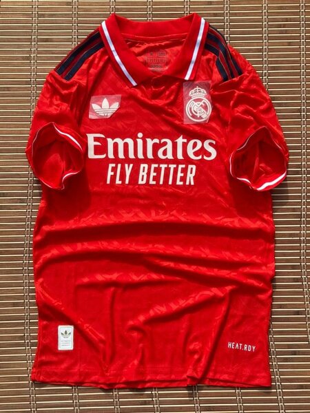 Maillot de réal Madrid rouge