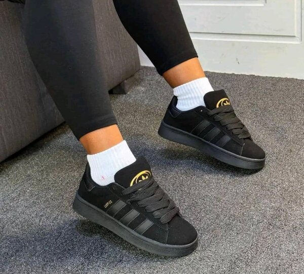 Baskets Adidas noires pour homme