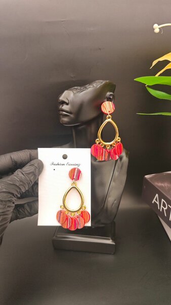 Boucles d'oreilles pendantes rouge