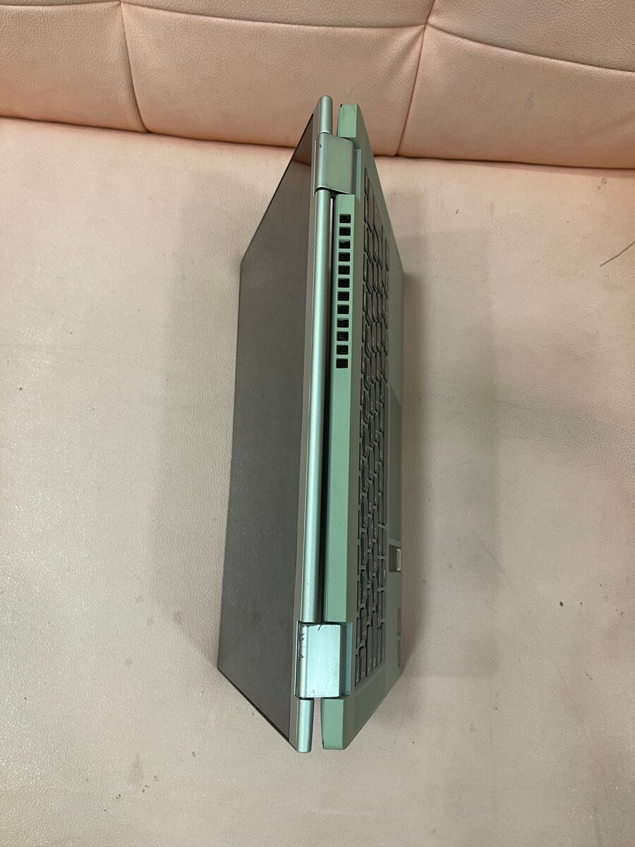 Ordinateur portable gris reconditionné