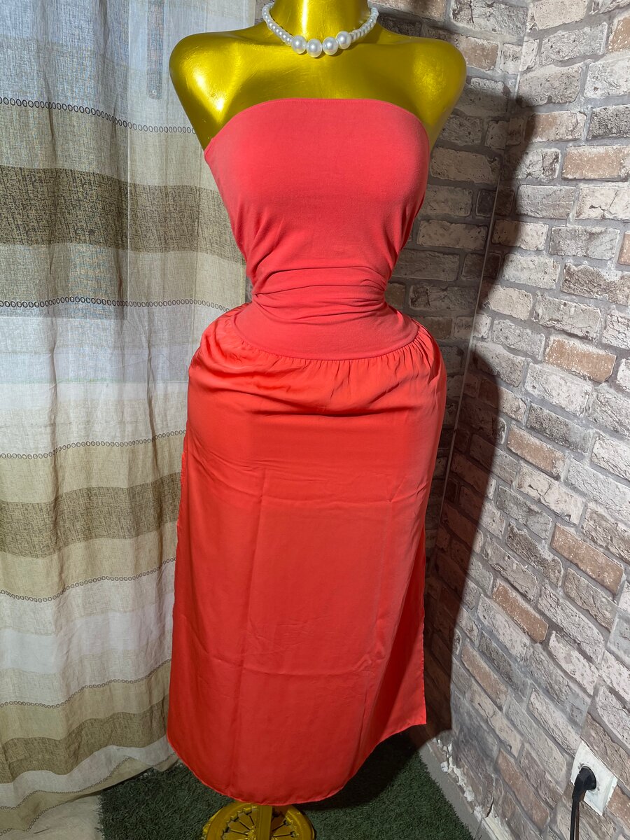 Robe rouge élégante pour femme