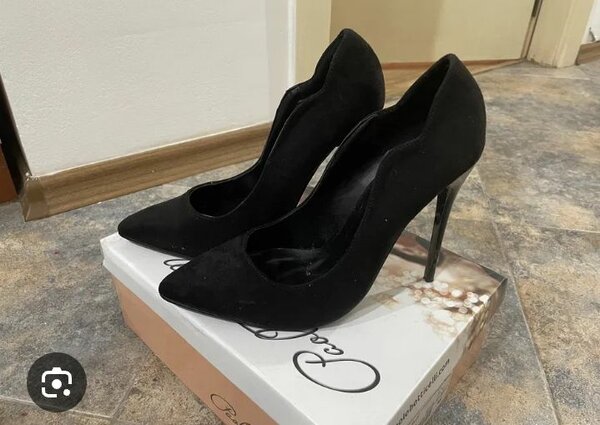 Elegant Black Stiletto Heels