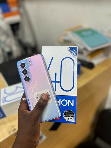 Smartphone Tecno Camon 40