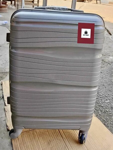 Valise rigide argentée