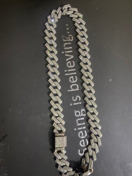 Chaîne cubaine en strass