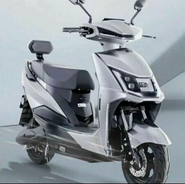 Scooter électrique gris