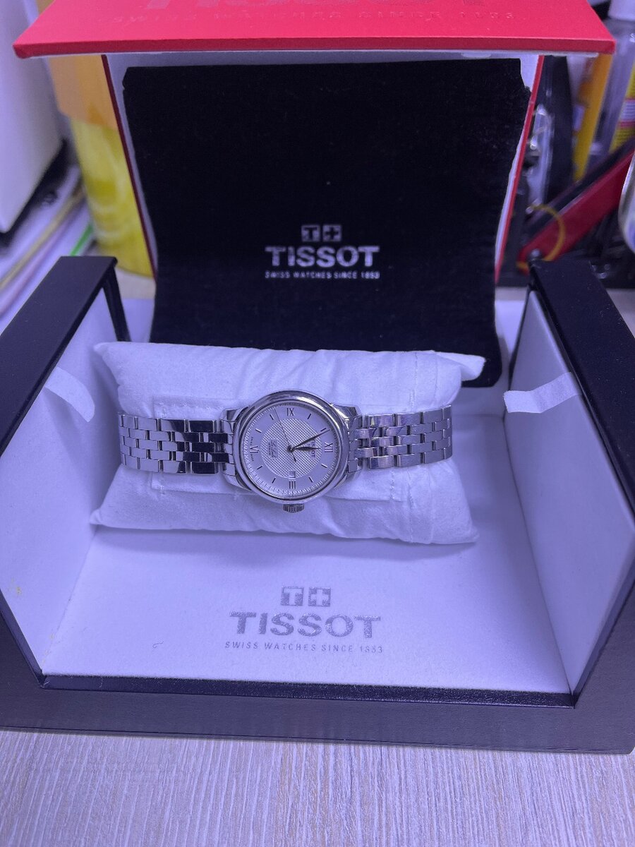 Женские наручные часы Tissot Le Locle