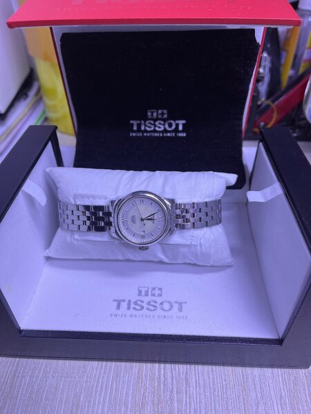 Женские наручные часы Tissot Le Locle