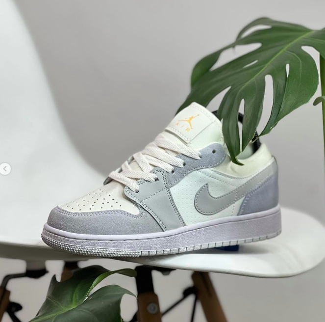 Кроссовки Air Jordan 1 low “Paris” белые/серые