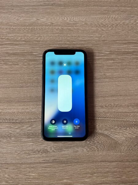 iPhone 11 simple 128Go ( Face ID désactivé )