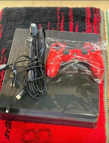 PS4 slim craqué 10jeux install