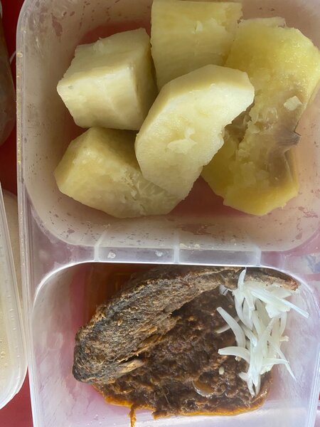 Plat d'igname + poisson frit