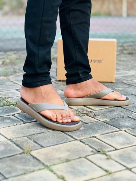 Tongs confortables pour hommes