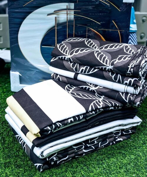  set includes 2 bedsheets and 4 pillowcases.