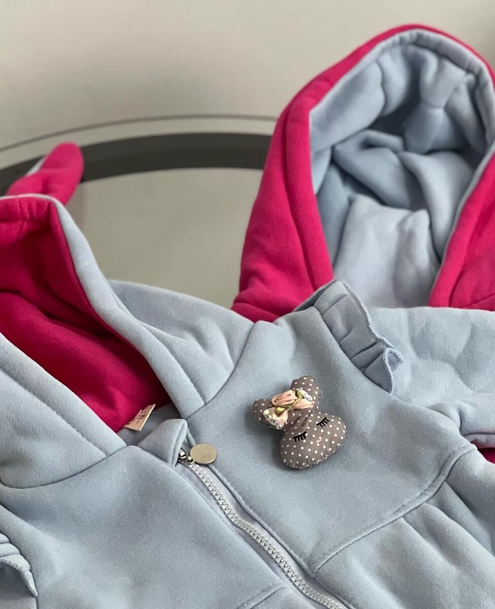 Яркие утеплённые кофточки на прохладные дни до малышек