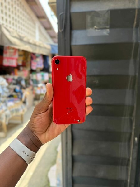 iPhone rouge élégant 64Go