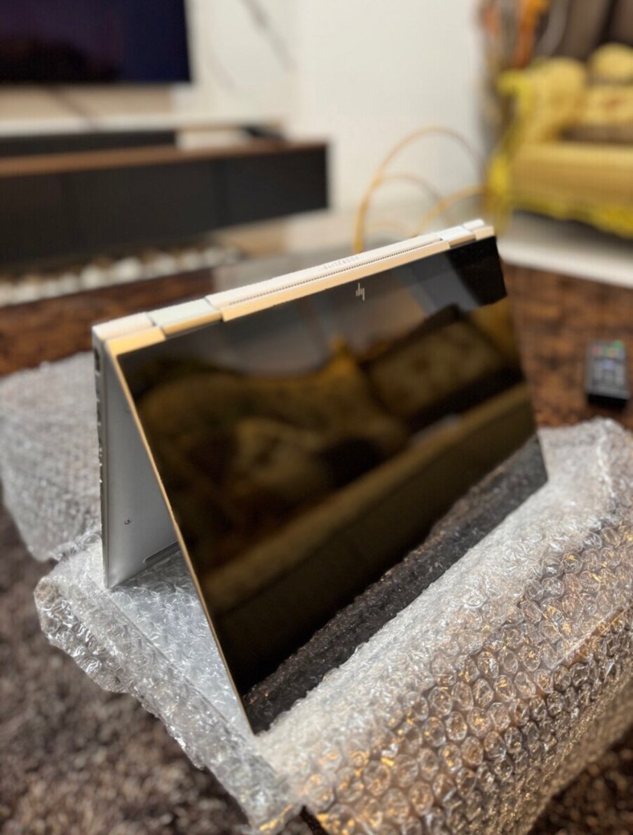 Hp laptop, touchscreen, fingerprint and Face ID