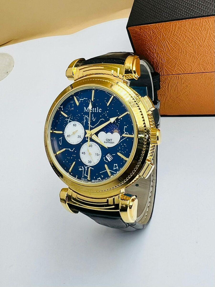 Montre homme élégante dorée