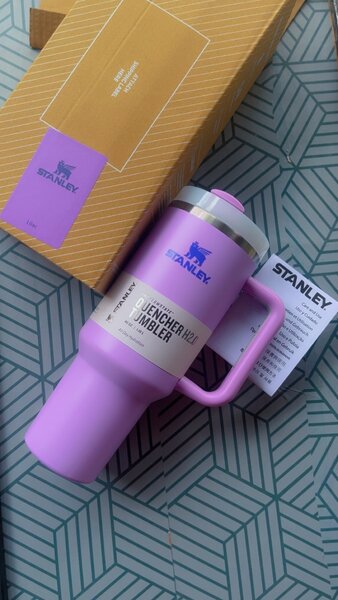 Stanley cup 40 oz ( gourde )