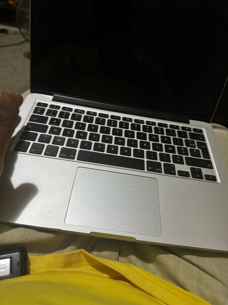 MacBook pro 2015 8gb/256gb