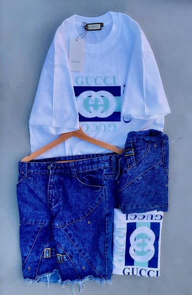 Ensemble T-shirt et jeans Gucci