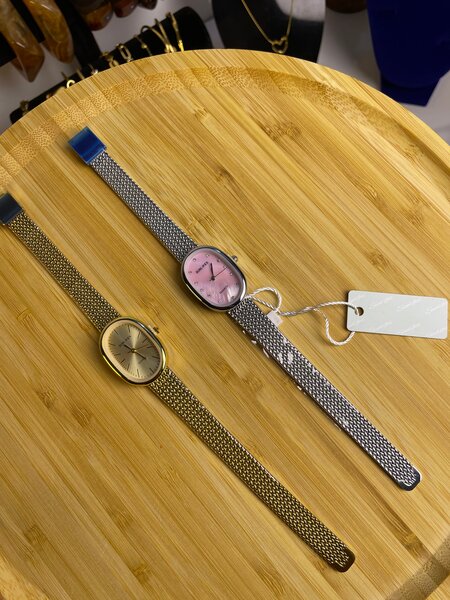 Montre femme élégante en or