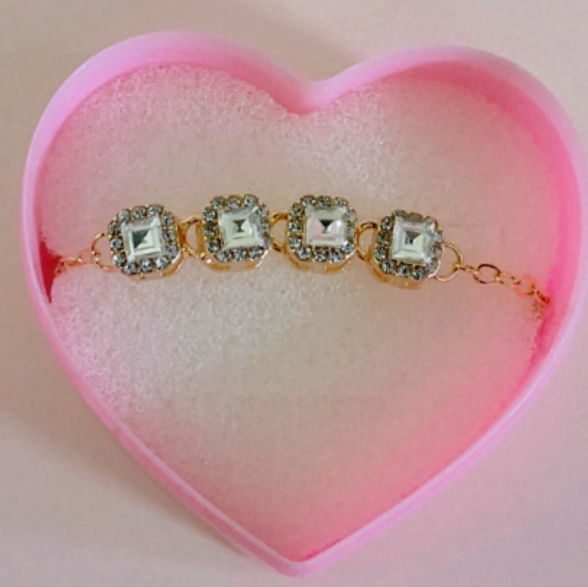 Bracelet en or avec strass