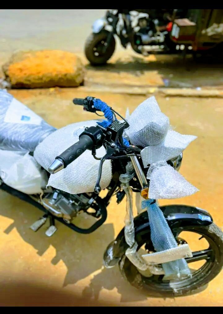 Moto neuve en kit démonté